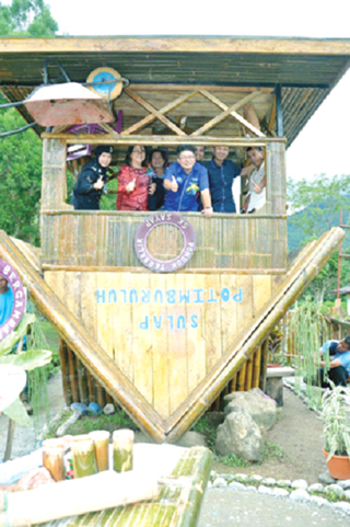 KB school hopes upsidedown KDM hut will attract